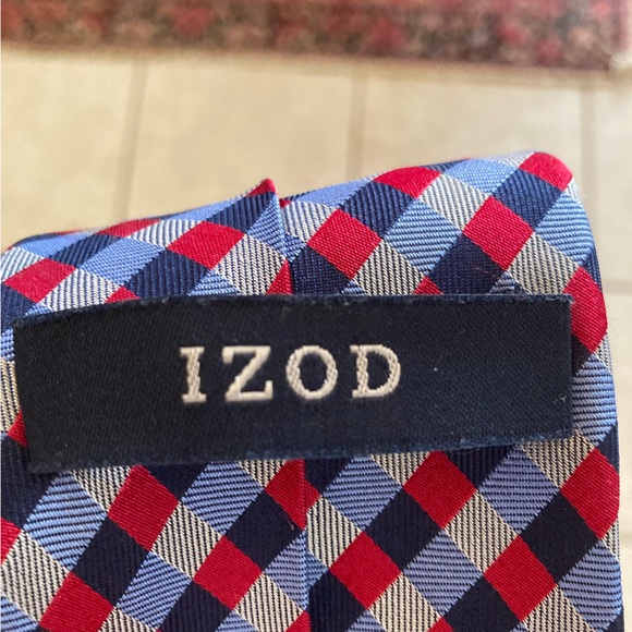 2 Dress Ties- Nautica & IZOD - Picture 2 of 3